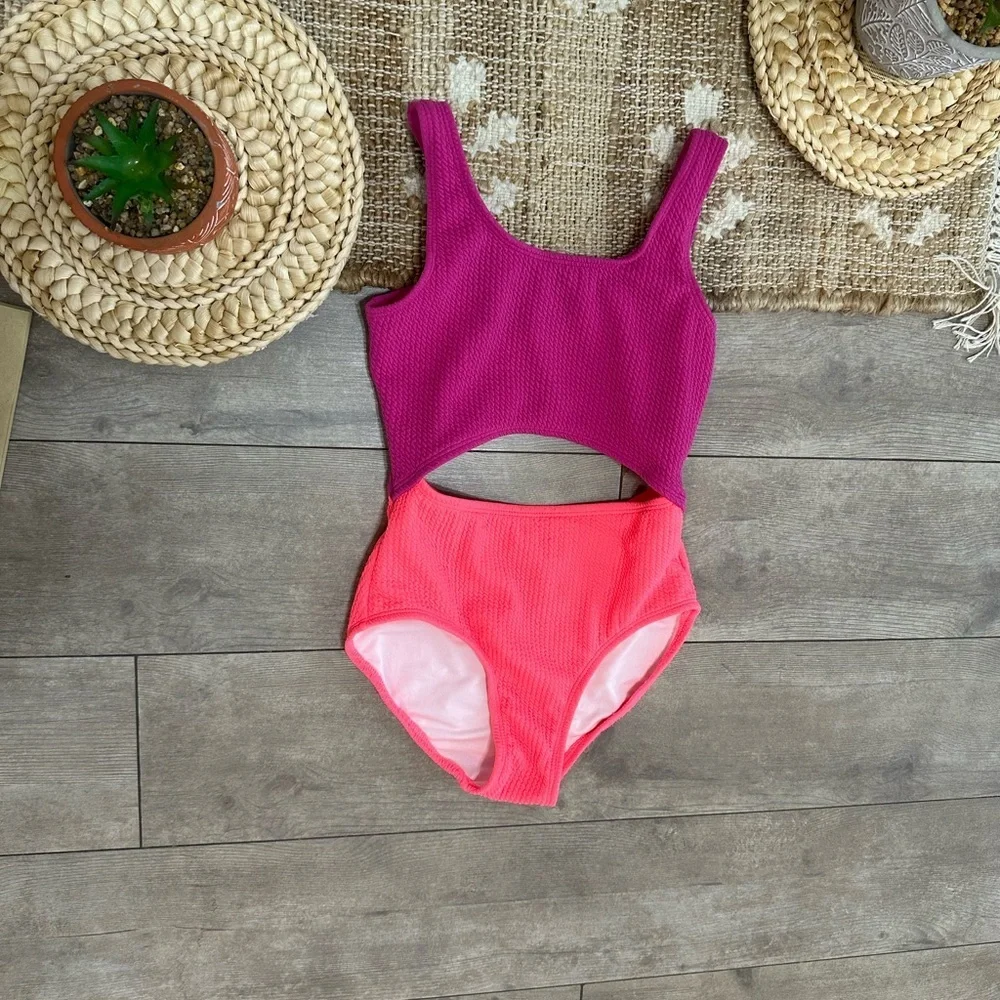 Old Navy Girls Color Block Cut Out One Piece Swimsuit Size Medium